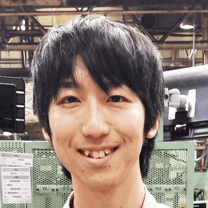 兵庫県の重工業を取り扱う工場で働く浅岡耕司さん